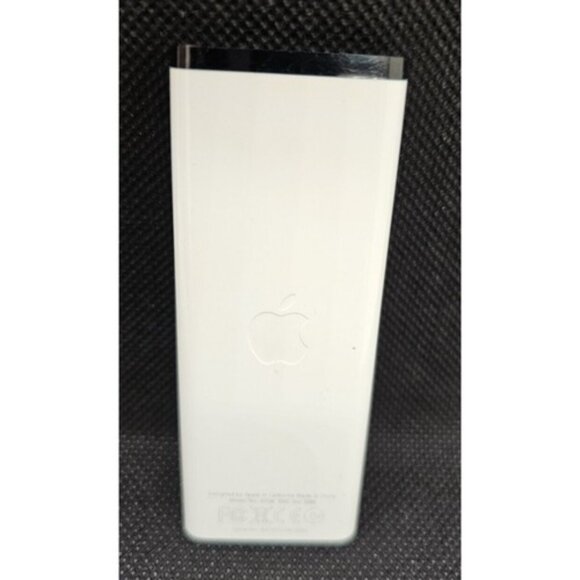 Apple White Remote Control - Picture 5 of 11